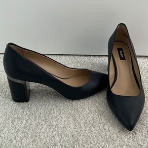 DKNY Blue color block heel shoe. Size 9.
